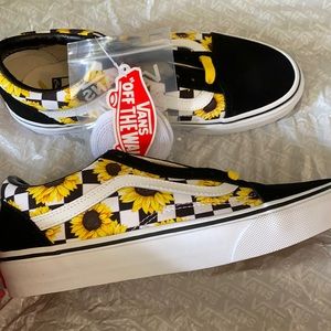 Custom sunflower vans size 7